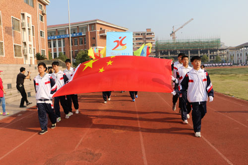 邁著整齊步伐的國(guó)旗護(hù)衛(wèi)隊(duì)