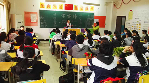 南昌現(xiàn)代外國(guó)語(yǔ)學(xué)校（象湖校區(qū)）八年級(jí)組開(kāi)展“新時(shí)代綠色環(huán)保、美化校園環(huán)境”活動(dòng)