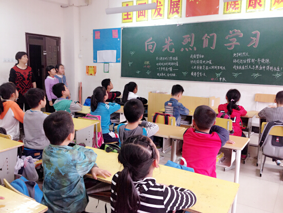 現(xiàn)外象湖校區(qū)開展發(fā)揚革命傳統(tǒng)教育主題班會