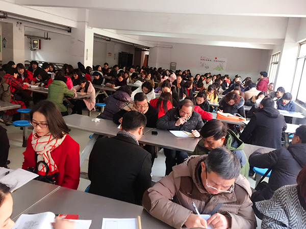 南昌現(xiàn)代外國語學(xué)校(象湖校區(qū)) 把師德師風(fēng)教育作為教師“第一課”
