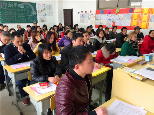 南昌現(xiàn)代外國語學(xué)校(象湖校區(qū)) 小學(xué)部召開全校學(xué)生家長會